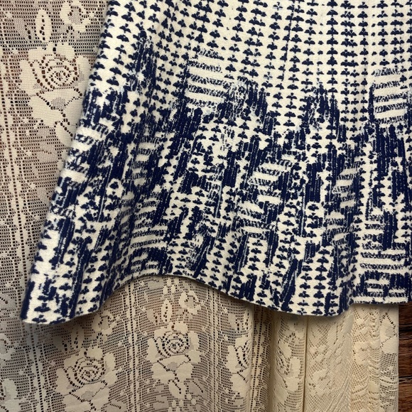 BCBGMaxAzria Navy and White Skirt (041) - Picture 5 of 10